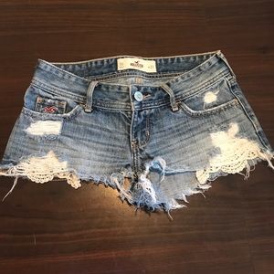 Hollister destroyed shorts Sz00/23